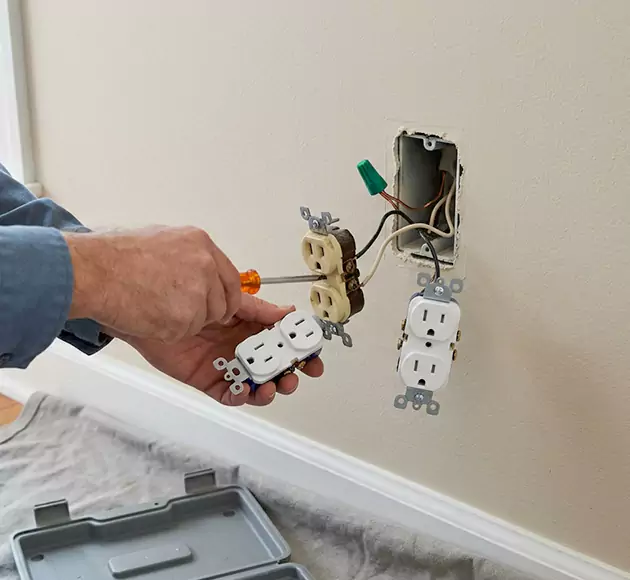 Professional Outlet Replacement: Your Local Swap-Out Team in Apollo Beach, FL